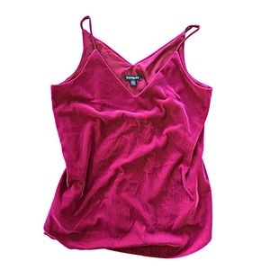 🥂Express Red faux Velvet tank top ( bundle & save ✨)